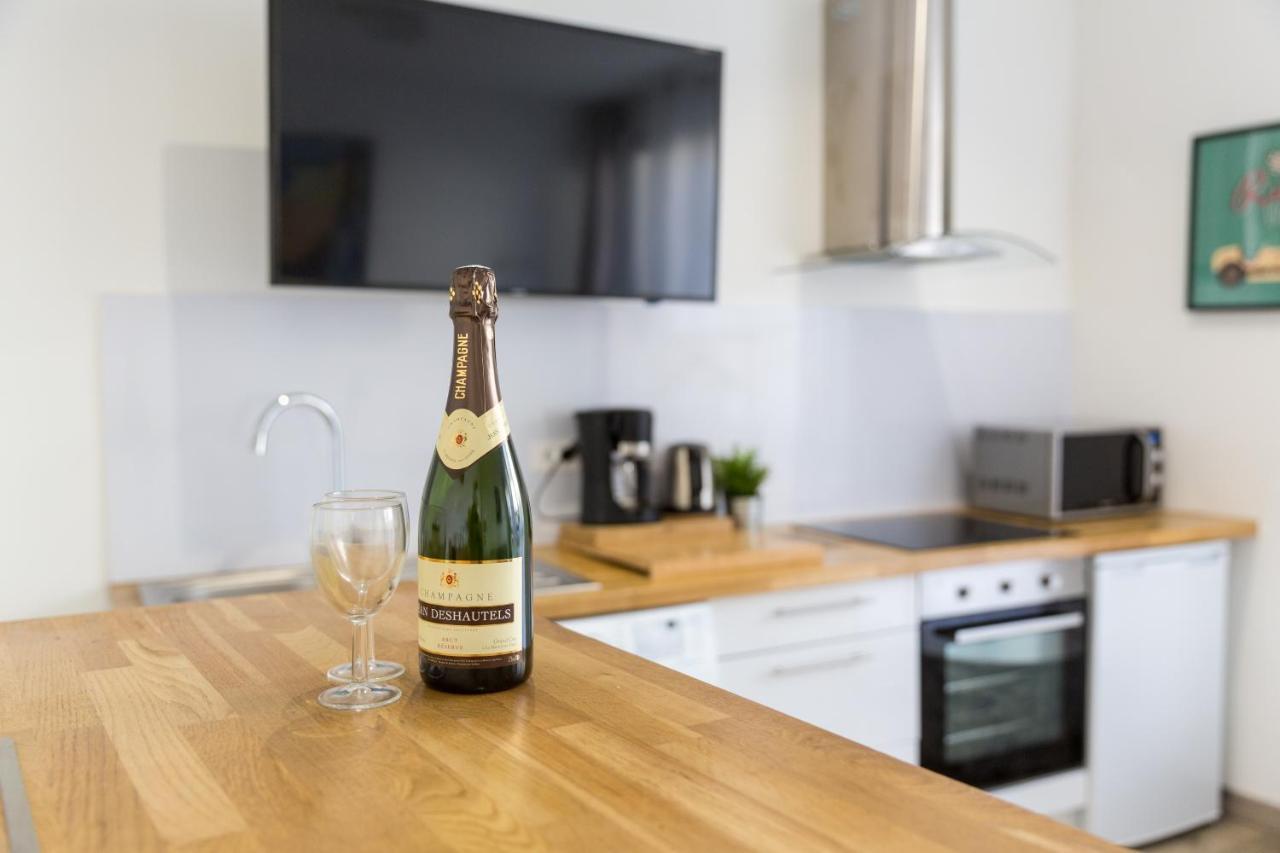 1Stays Apartments - Marlot แร็งส์ ภายนอก รูปภาพ