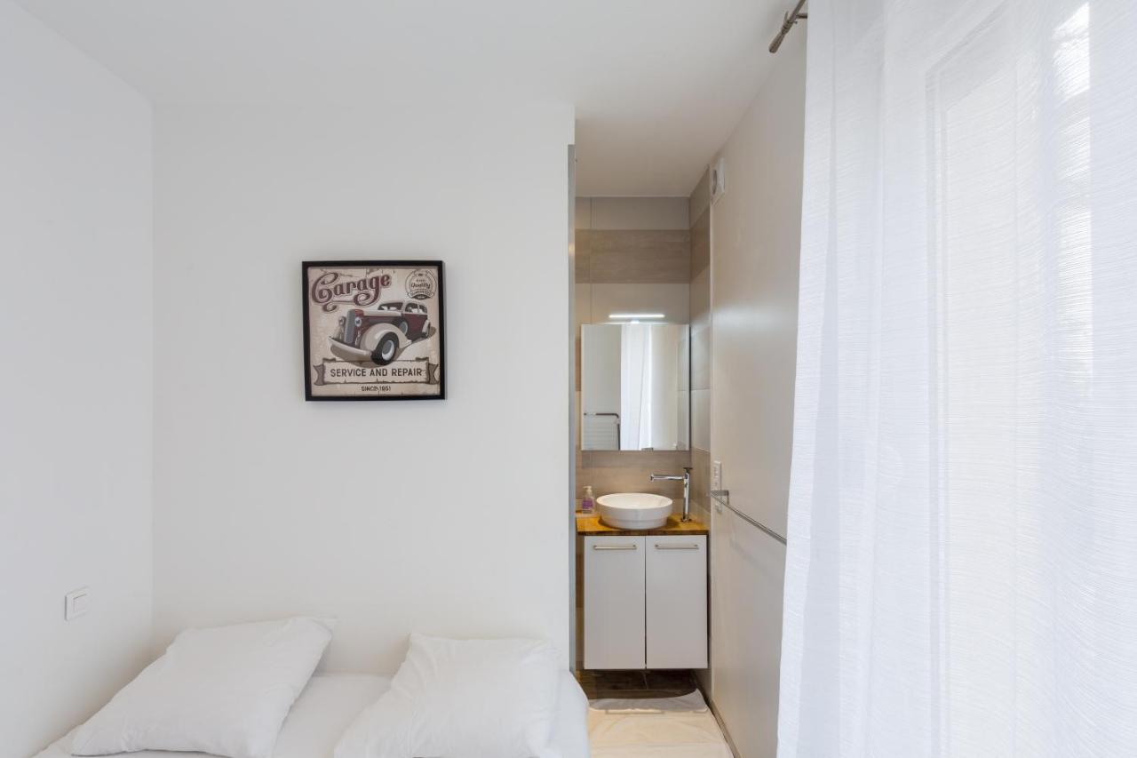 1Stays Apartments - Marlot แร็งส์ ภายนอก รูปภาพ